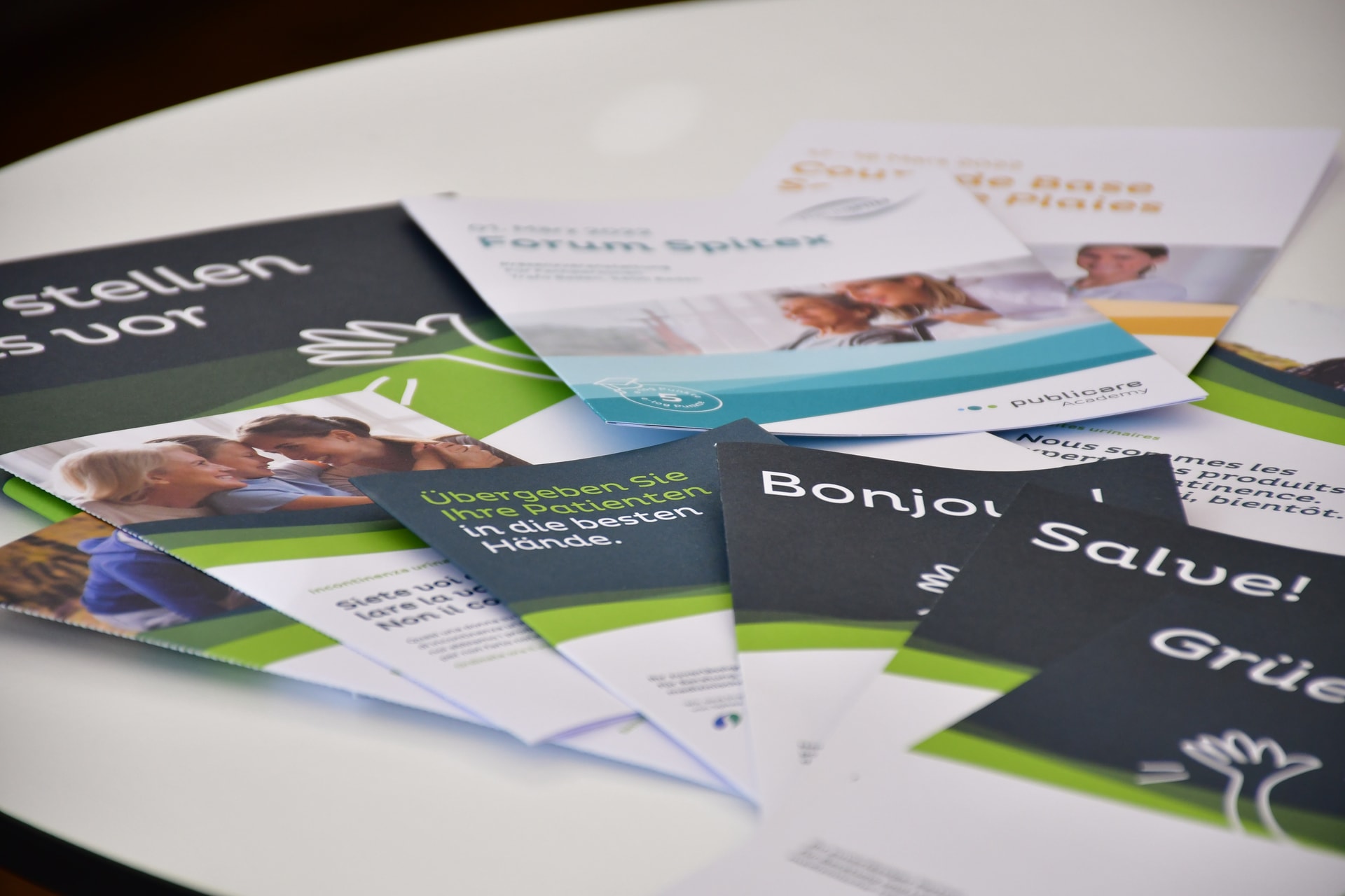 Broschüren 6.JPG