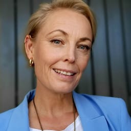 Ulrika Petersson bearbeitet.jpg