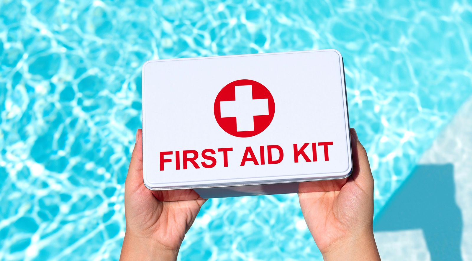 Le vacanze sono dietro l’angolo: cosa deve contenere un kit di primo soccorso?